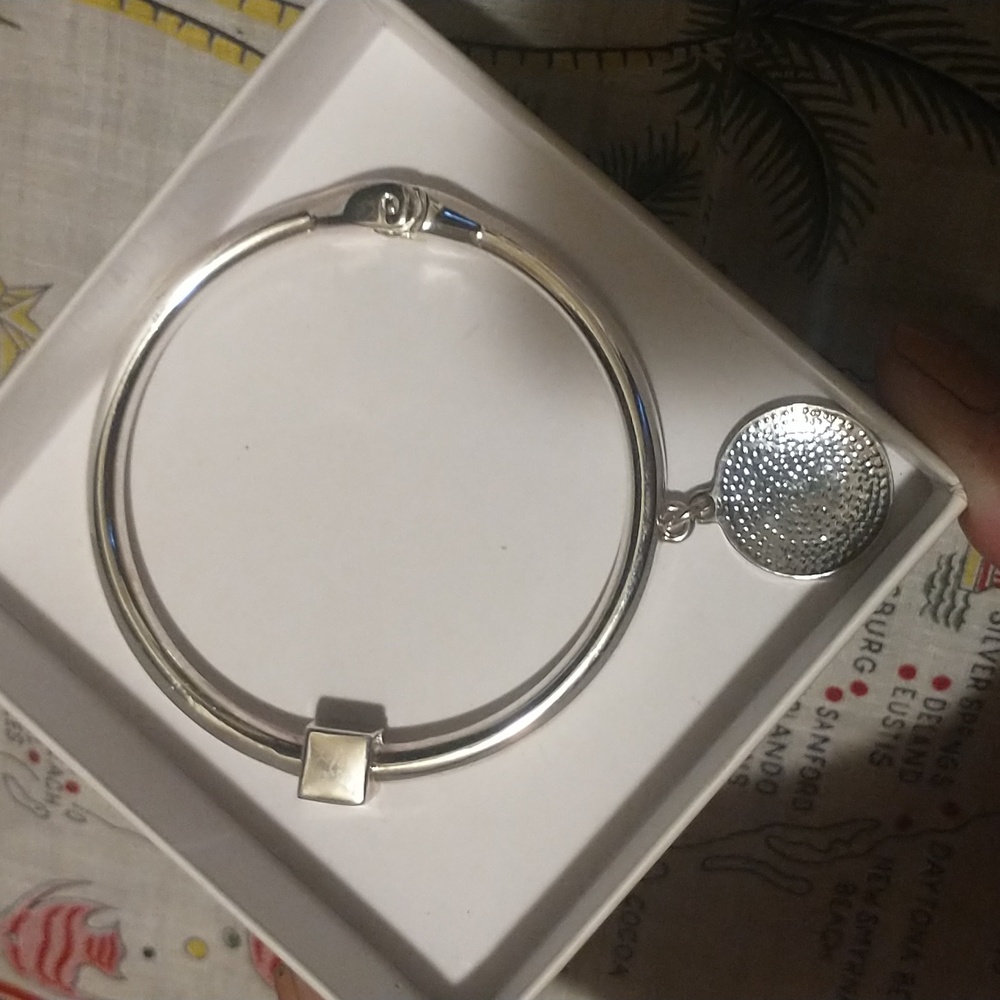 Ashley Bridget UMF Miami Hurricanes Sterling Rhodium-plated Enamel Disk Bracelet - Picture 4 of 6